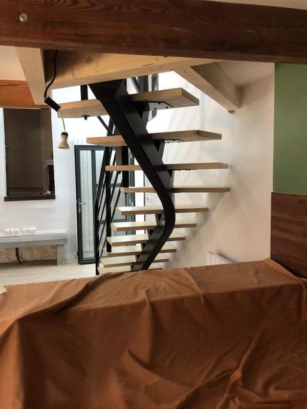 Escalier au design moderne La Bourboule