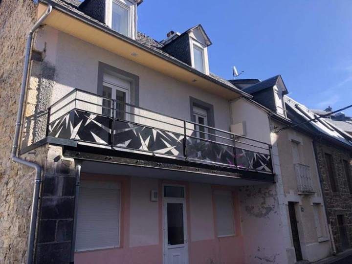 Garde-corps balcon au design graphique La Bourboule