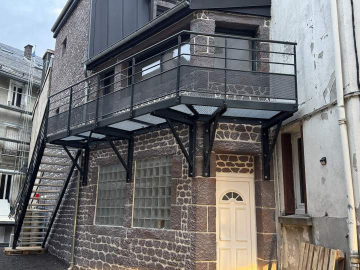 Aménagement extérieur en cours La Bourboule