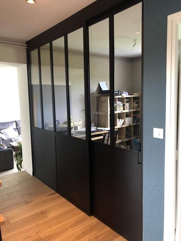 Grande verrière d'atelier avec porte coulissante La Bourboule